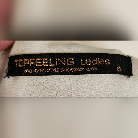 White Chiffon Sleeveless Maxi Dress - Picture 7 of 8